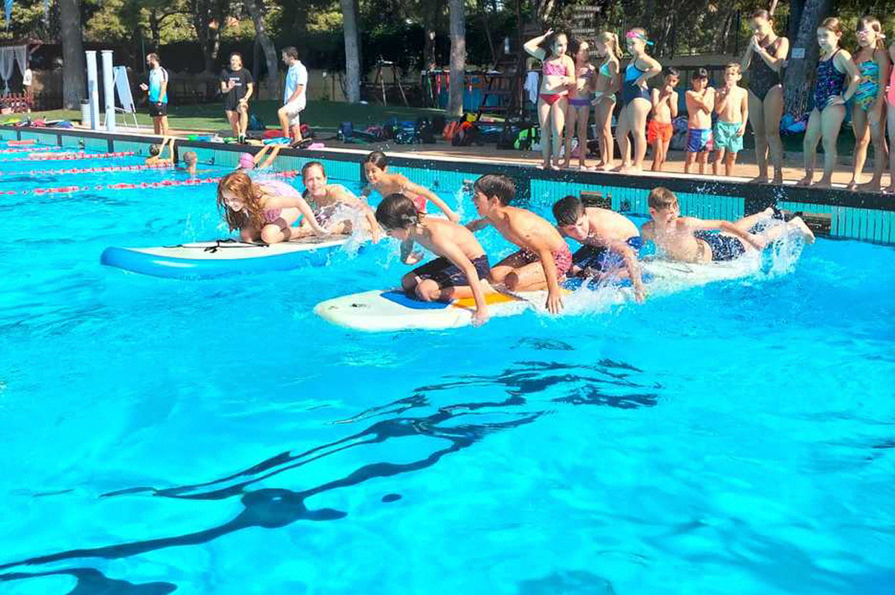 暑期校园和游泳课程，孩子们这个夏天的最佳选择